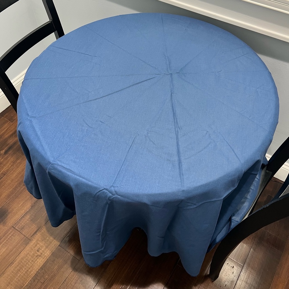 Blue circular cloth tablecloth